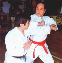 Yamaguchi Gogen im Training mit seinem Sohn Goshi